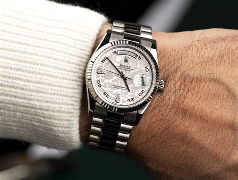 rolex daydate white gold 118239 tips on spotting a fake|how to find a rolex date.